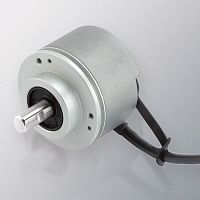 Инкрементальный датчик угла поворота / со сплошным валом / IP65 / программируемый